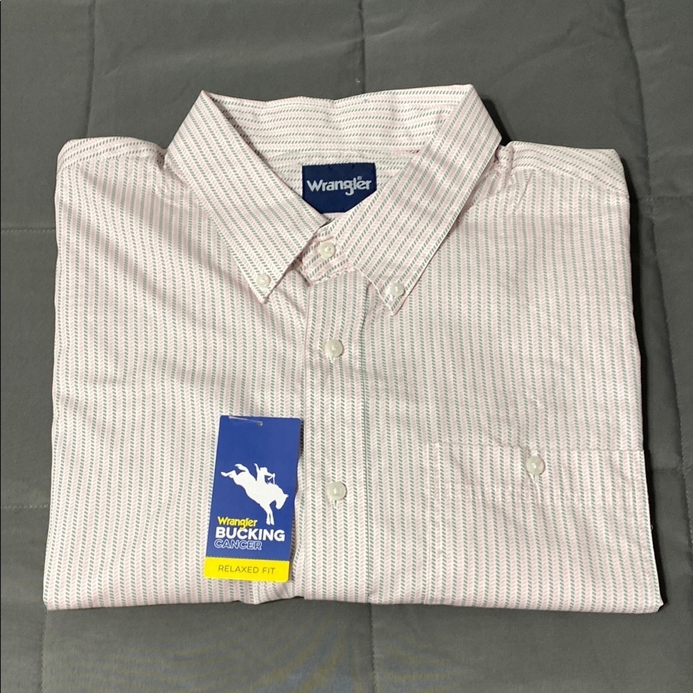 NWT Wrangler relaxed fit long sleeved shirt. Size XXL